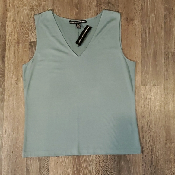 Linda Allard Ellen Tracy Tops - 🆕️ Ellen Tracy Silk Sleeveless Shirt L